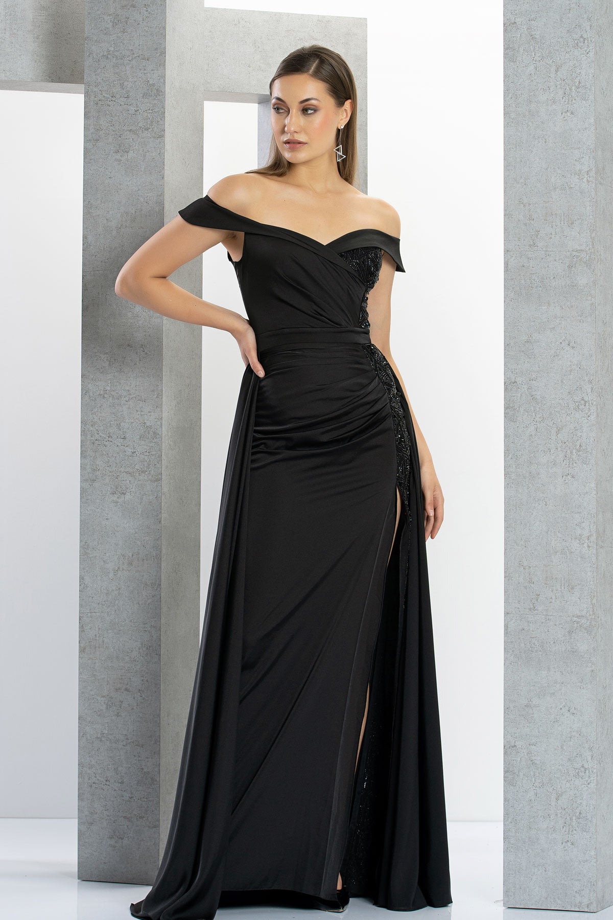 Sharon Triangles Off shoulder Trail Evening Gown